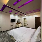 شقة فندقية فاخرة فوق المصريه للسيارات