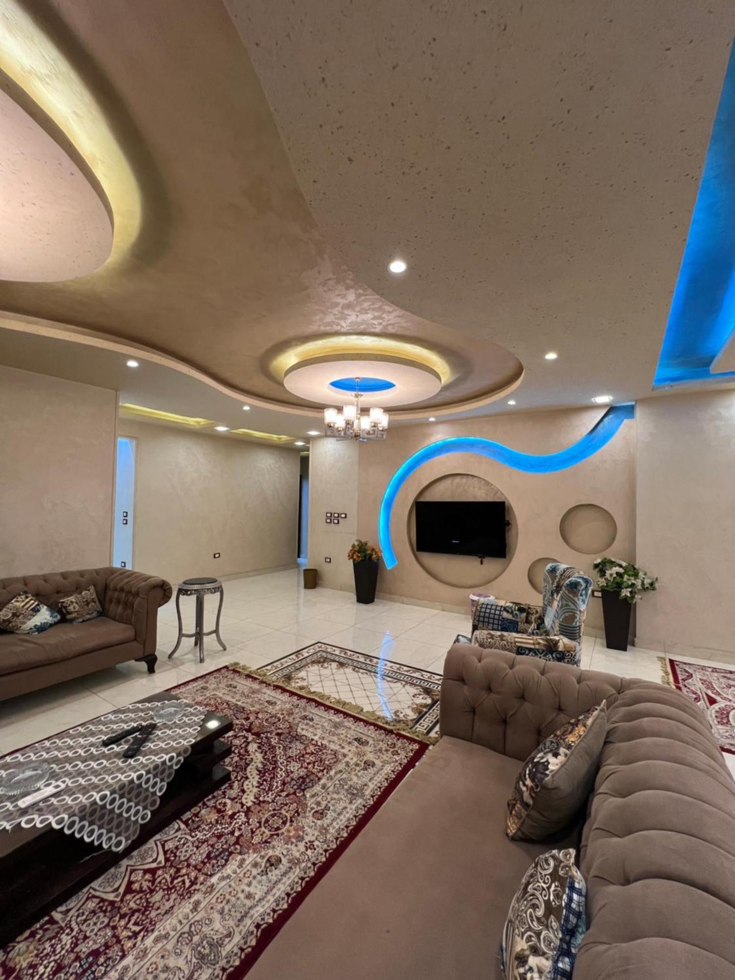 فاخرة فوق المصريه للسيارات